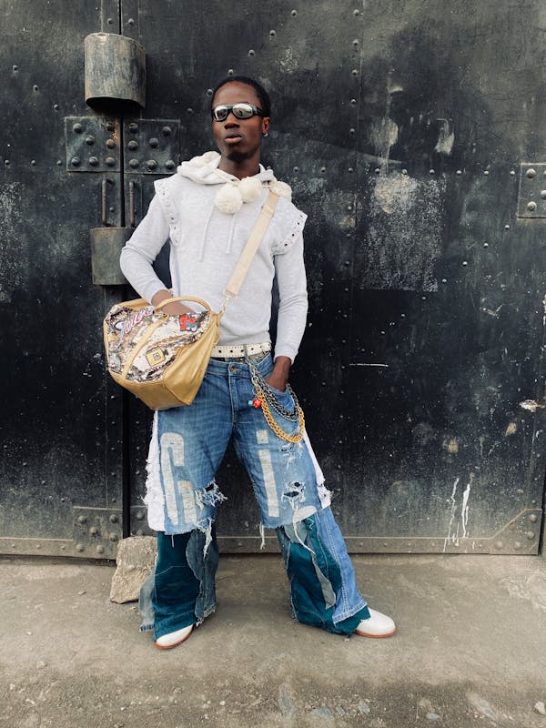 Le oversize maitrise dans la mode urbaine